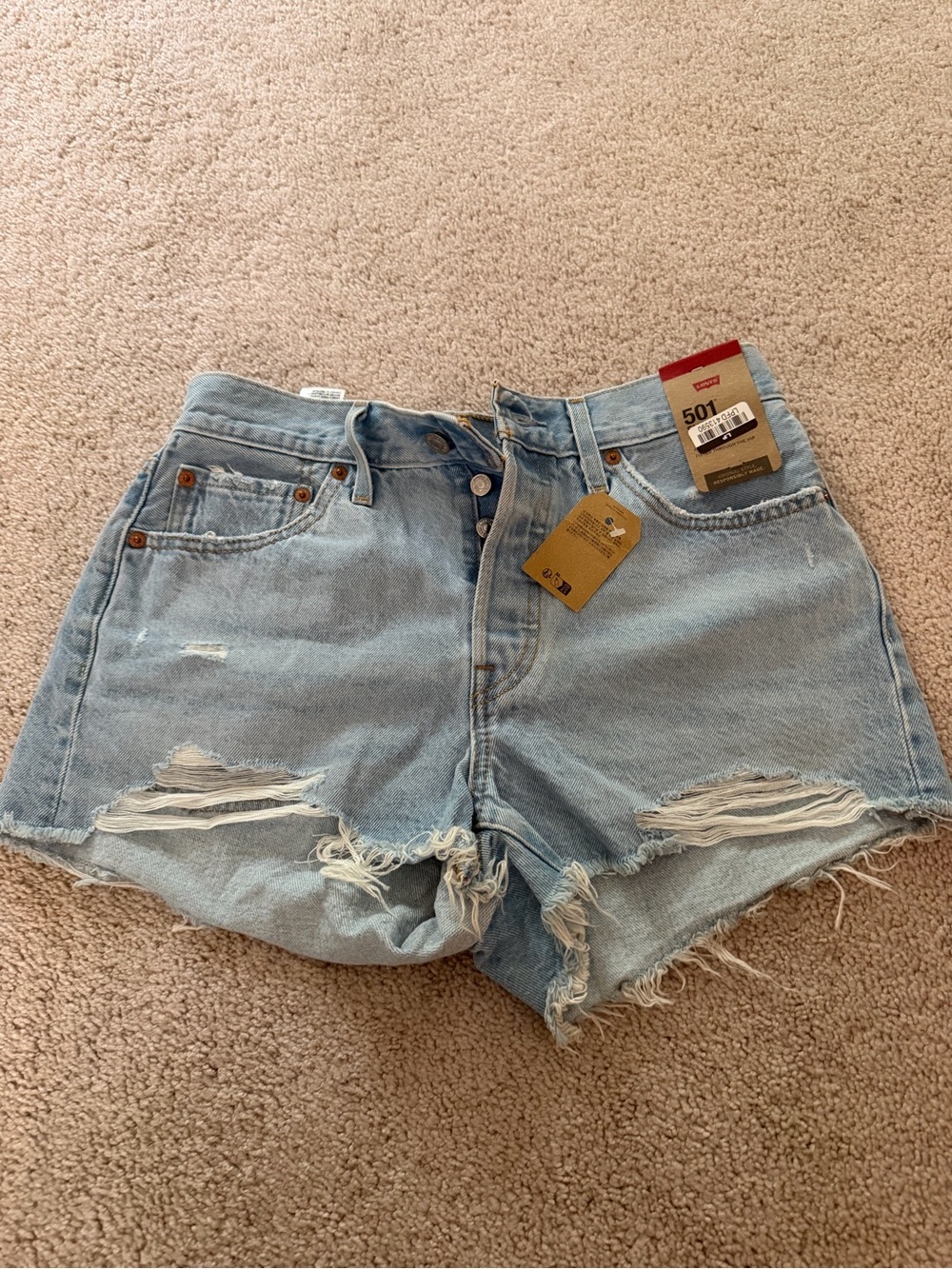 Levi’s 501 shorts size 28